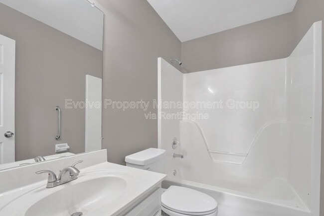 Photo - 3014 Meadows Ln