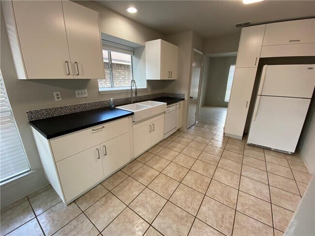 Photo - 4512 Sojourner St