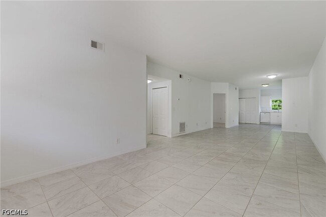 Photo - 5612 Rose Garden Rd Unidad 104
