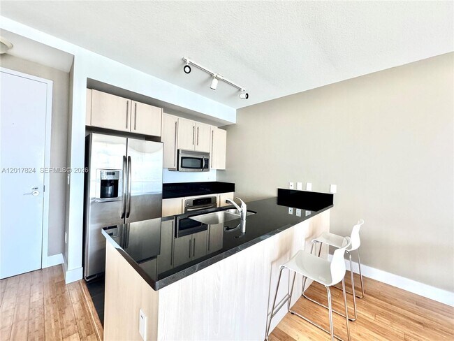 Building Photo - 1111 SW 1st Ave Unit 3524-N