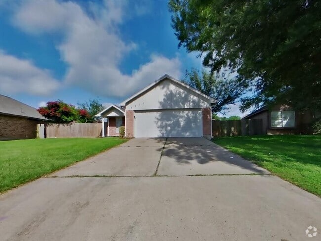 Building Photo - 8711 Croteau Dr Rental