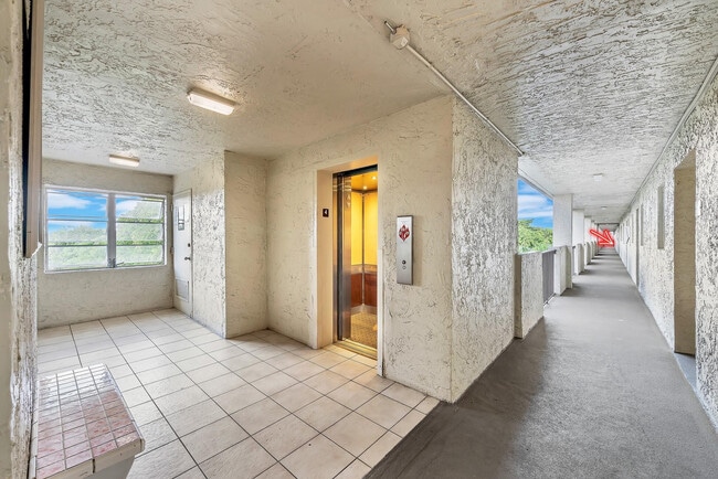 Photo - 6200 NW 44th St Unit 405