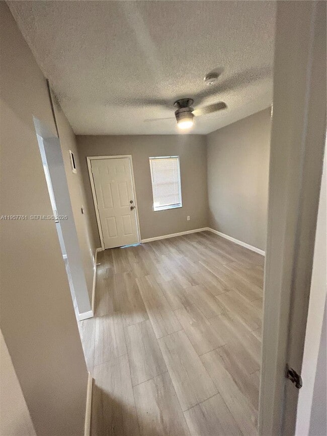 Photo - 1720 NW 1st Pl Unidad 3