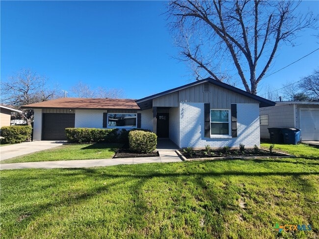 Photo - 362 Lockener Ave