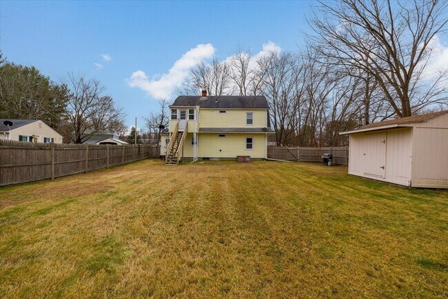 Photo - 7 Holbrook Rd Unit 2