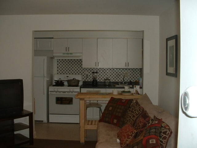 Building Photo - 2582 Richmond Terrace Unit 2