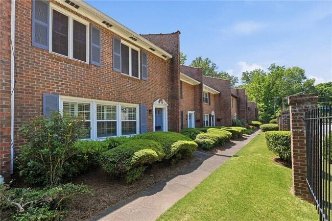 Building Photo - 1117 Scott Blvd