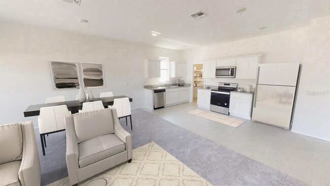 Photo - 474 Hennepin Lp