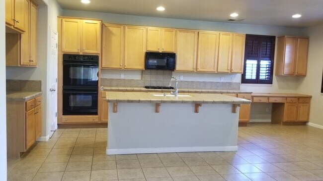 Photo - 953 Campfire Cir