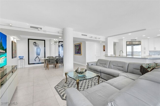 Photo - 4041 Gulf Shore Blvd N Unit 907