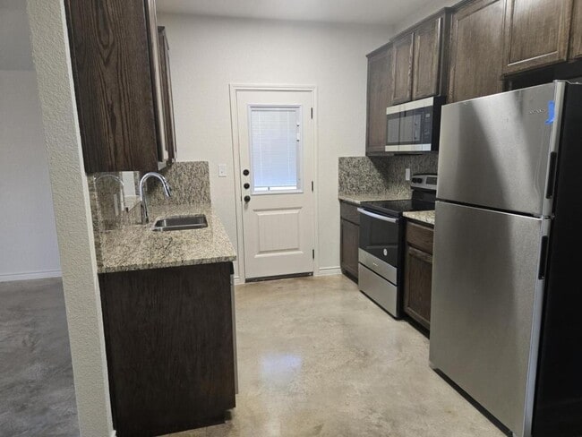 Photo - 205 Stillhouse Rd