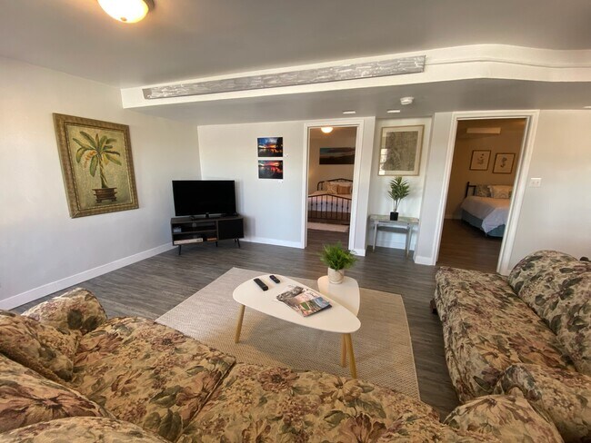 Photo - 631 Saint James St