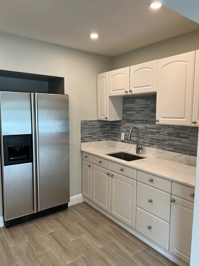 Photo - 325 SW 14th Ct Unidad A