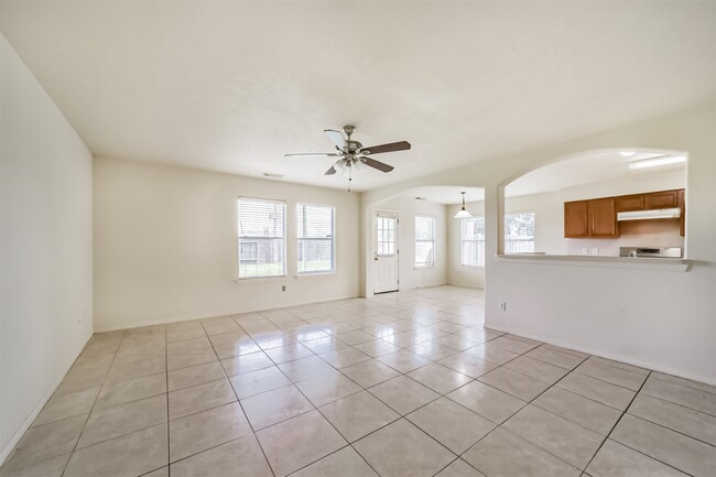 Building Photo - 7102 Calix Ln