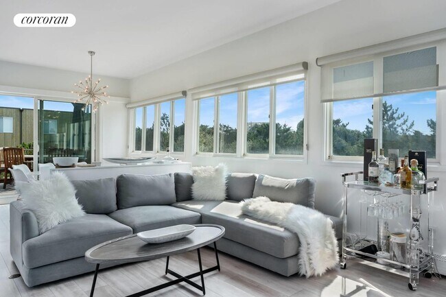 Photo - 23 Deerfield Ln