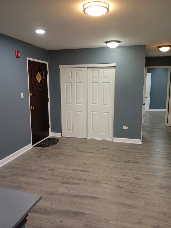 Main Entrance - 1206 E Fairview St Unit 1206 E Fairview St,