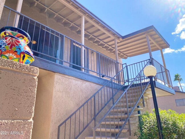 Building Photo - 8529 E Portland St