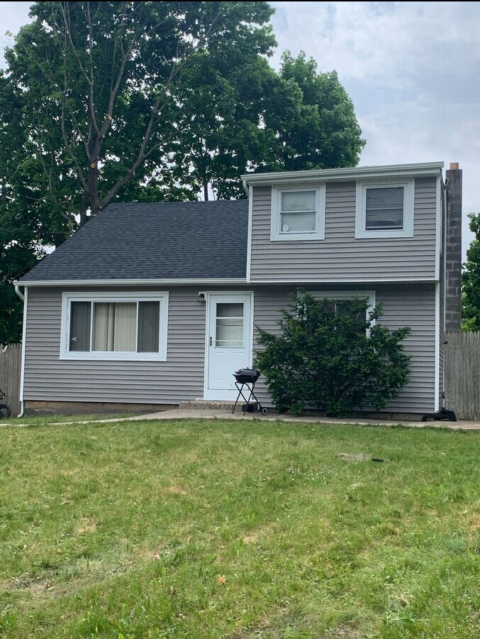 Photo - 958 Taylor Ave