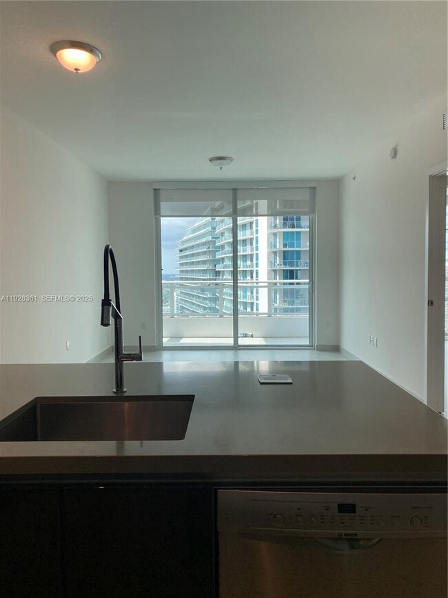 Building Photo - 1080 Brickell Ave Unit 3407