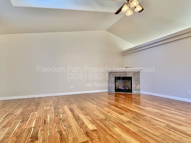 Photo - 594 W Ashworth Ln