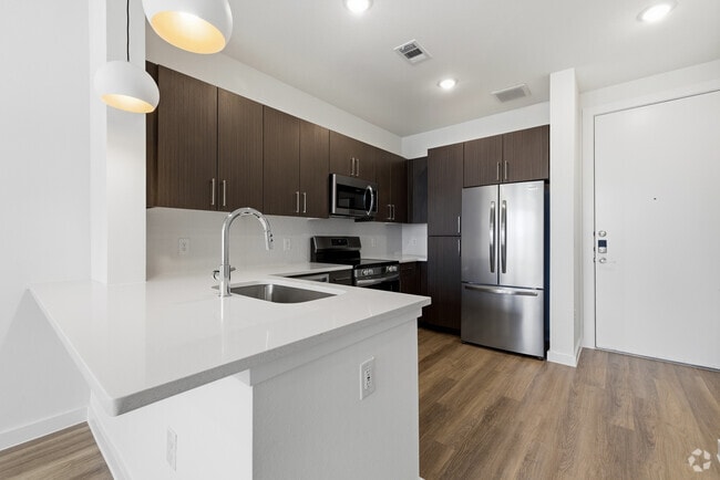1BR, 1BA - 628SF - Kitchen