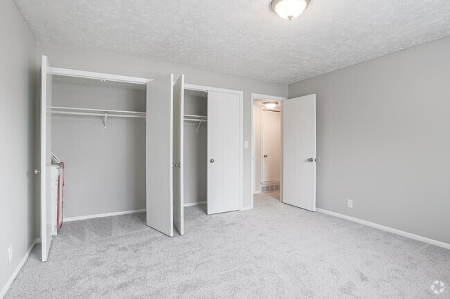 2BR, 2BA - 1,160SF - Fontainebleau