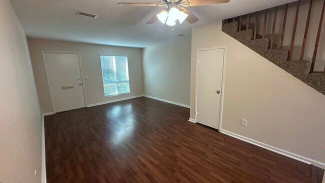 Photo - Large spacious 2 Bedroom in UTC