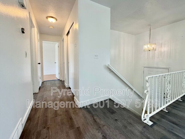 Photo - 9900 S Darin Dr
