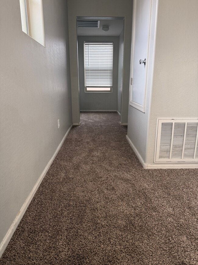 Photo - 11010 W Elm St