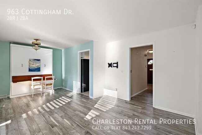 Photo - 963 Cottingham Dr