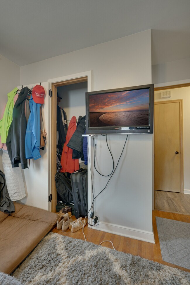 Photo - 5212 Bloomington Ave S