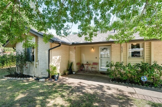 Photo - 2307 Valley High Cir