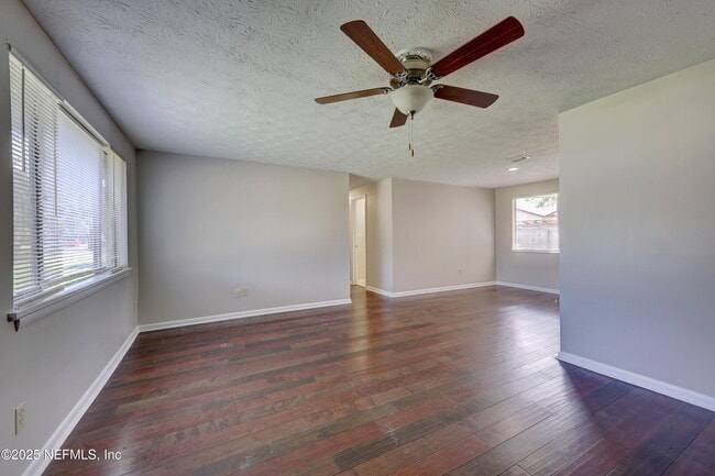 Photo - 4150 Lazy Hollow Ln N