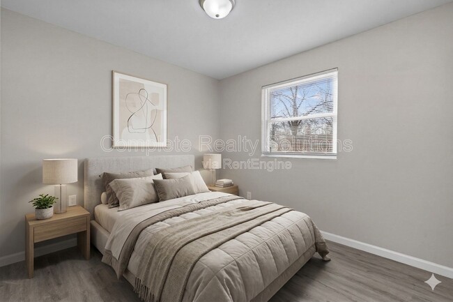 Photo - 10432 Royal Dr