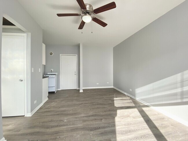 Photo - 4031 N Kenmore Ave Unit 407