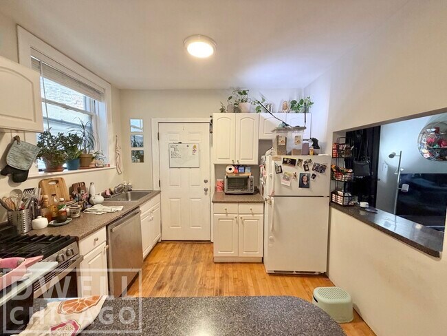 Photo - 2135 W Giddings St Unit 2B