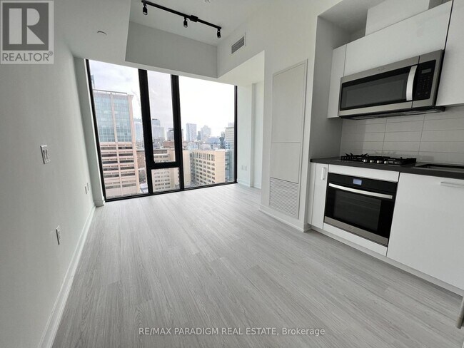 Photo - 195 McCaul St Unité 1706