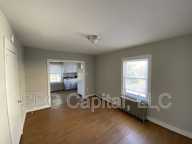 Photo - 241 York St