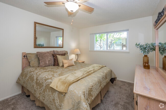1BR, 1BA - 648SF - Bedroom - North Park Apartments