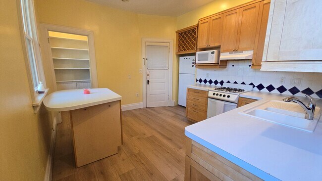2592 N Murray Ave Unidad 1