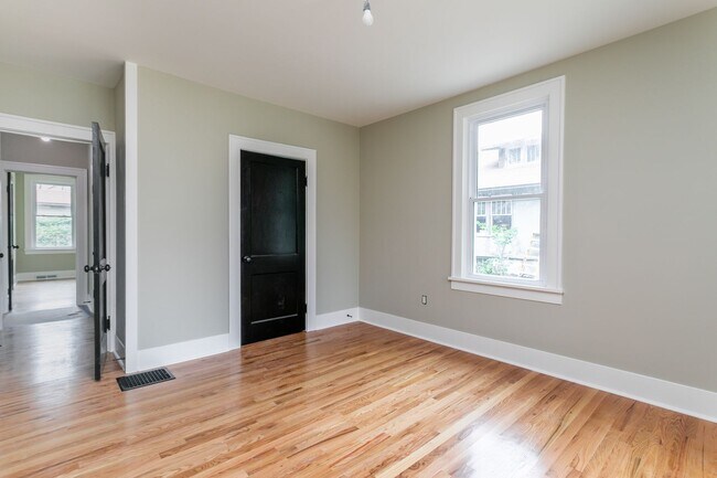 Photo - Recently Renovated Central Columbia Bungalow!