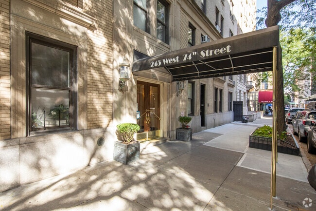 245 W 74th St New York, NY 10023 - Alfie Arms
