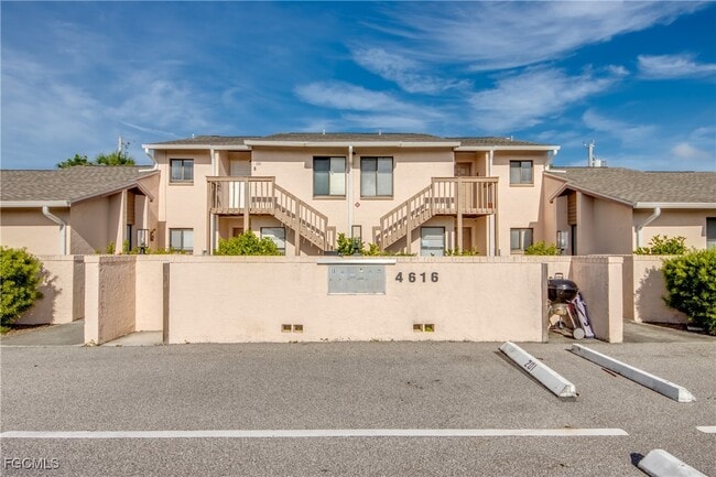 Building Photo - 4616 SE 6th Ave Unit 202