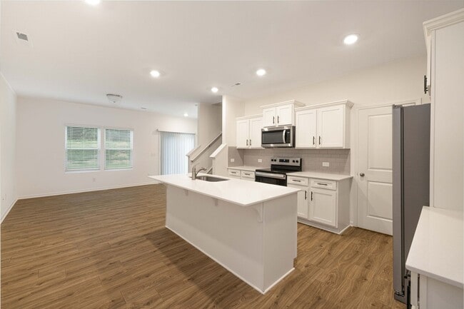 Photo - 3BD Townhome Walking Distance to Downtown READY MAY 20TH