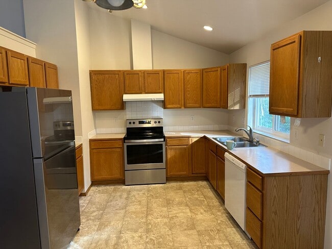 Building Photo - Gunnar - Andis 4 plex #1 Unit 1064 Andis Rental