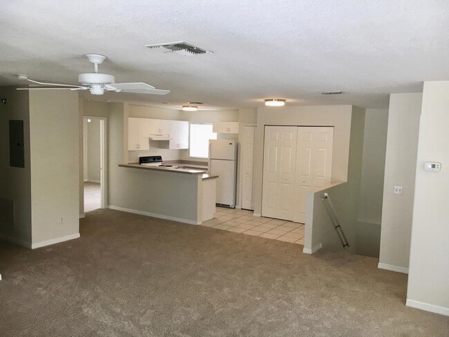 Llving Room - 2815 E Washington St Unit 2815