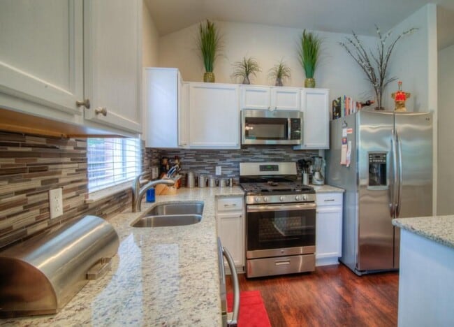 Photo - 3454 Shiraz Loop