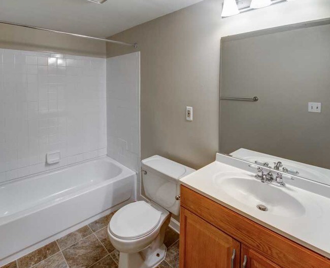 Lakeview Apartments For Rent in Farmington Hills, MI