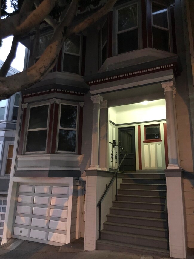 Building Photo - 1308 Dolores St Rental