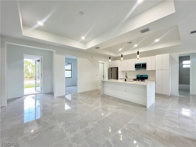 Photo - 3115 69th St W